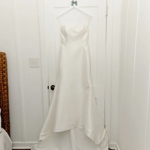 Elegant Strapless White Wedding Dress - Picture 3 of 8